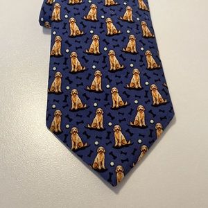 Blue Vineyard vines tie